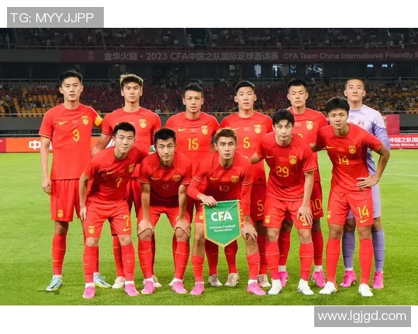中国足球队最新名单分析与球员表现评估探讨